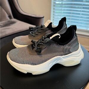 Steve Madden Women's Myles Sneaker Brand New Size 6